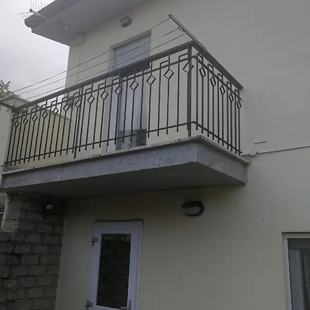 Monolocale A Coppito ラクイラ
